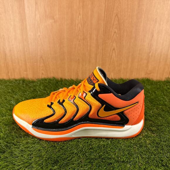 Athletic_Shoes